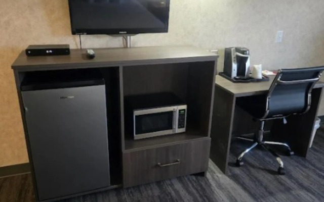 Ramada by Wyndham Nisku Edmonton Airport