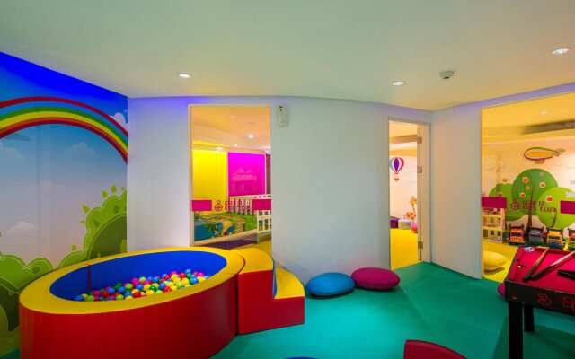 Berry Glee Thematic Hotel