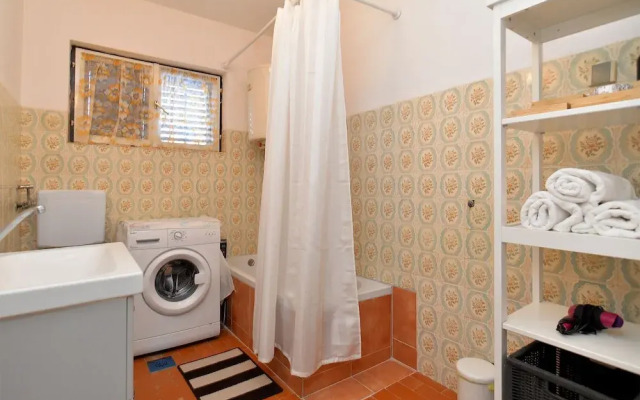 Apartment 1928