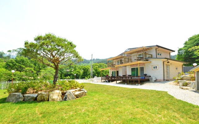 Yangpyeong Lodge House Pension (Pets Friendly)