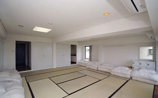 Tobi Hostel and Apartments