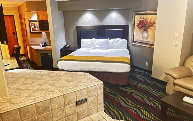 Apple Tree Inn and Suites