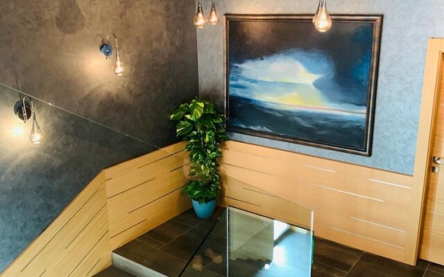 AZZA Hotel & Restaurant