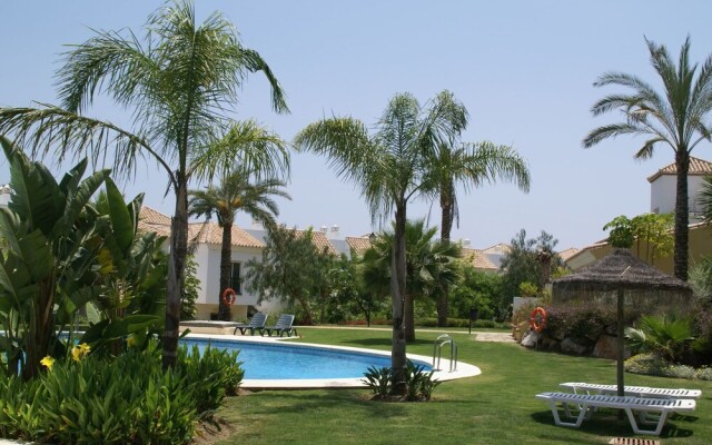 Beautiful Apartment in Nueva Andalucía With Swimming Pool