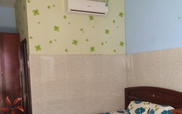 Hung Long Homestay