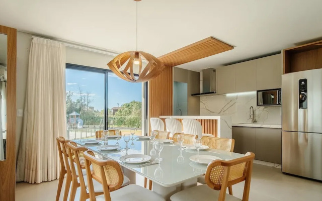 Condominium w/ Pool 500m From Ibiraquera Lagoon - VRS