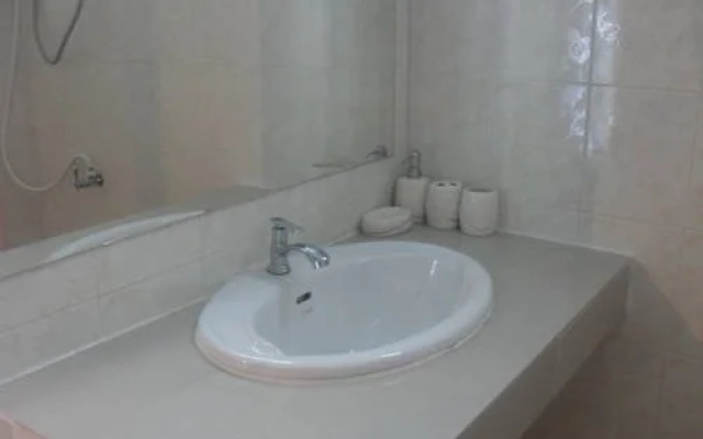 Salad Grand Bungalow & House Rental