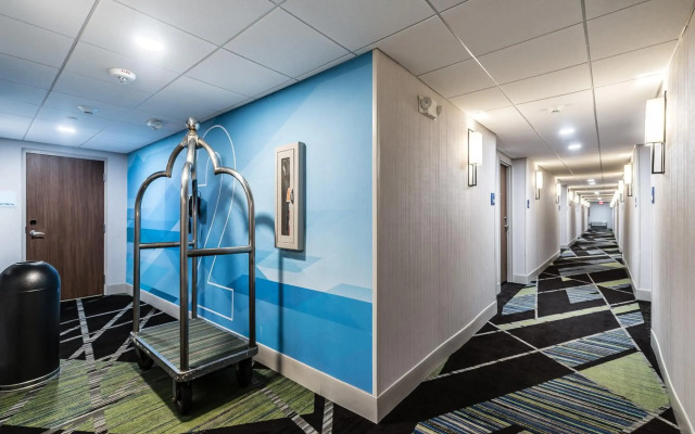 Holiday Inn Express Flint-Campus Area by IHG