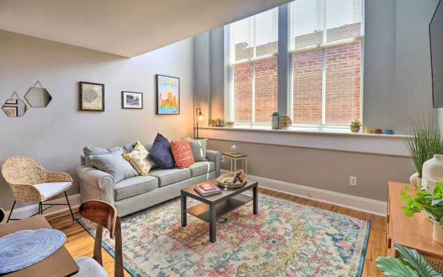 St Louis Apartment: Walk to Eating & Entertainment