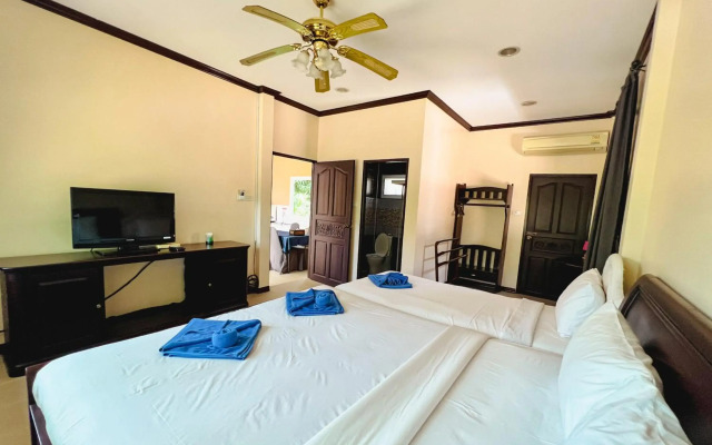 Baan Faa Talaychan Resort