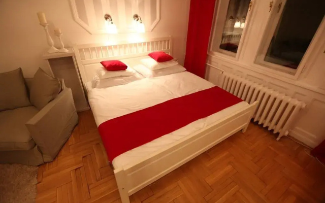 d.Five Classic Luxury Apartment