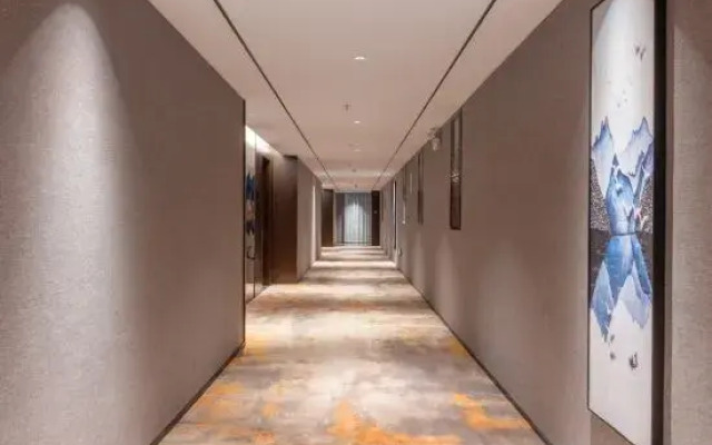 Golden Chau Apartment (Chaozhou Dongbao Plaza Zuoyicheng People's Square)