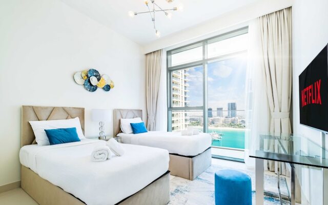 LUX  The Luxury Sunspot Beach Suite