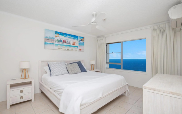 Pacific Plaza Apartments