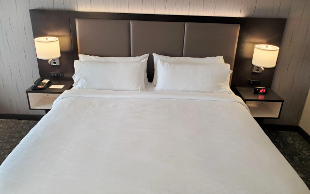 Holiday Inn Express & Suites Cheney by IHG