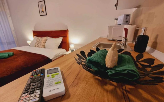 EFONLINE STUDIOS ON THE BEACH cm