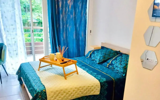 Studio Hibis Blue