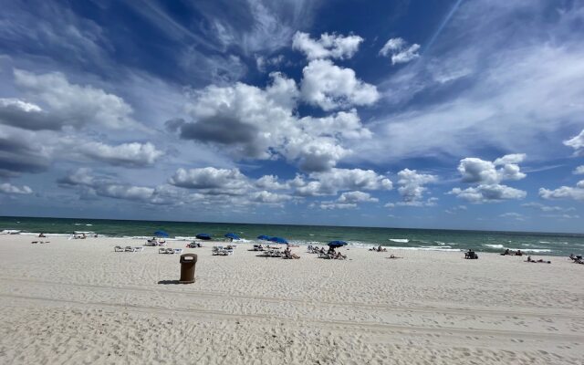 Areia Azul Aparts Miami