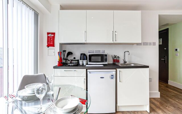 Comfortable Studio in Oldham, Minutes to Royal Oldham Hospital