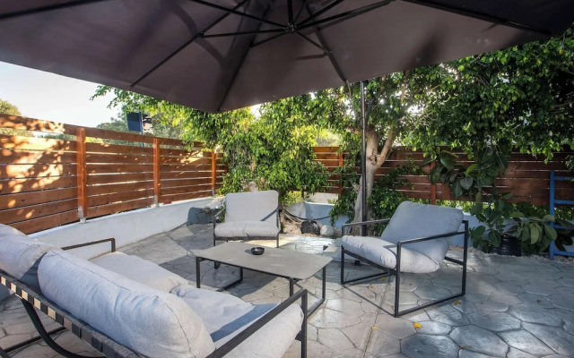 Villa Lilienne - Tranquil Escape With Private Garden Balcony