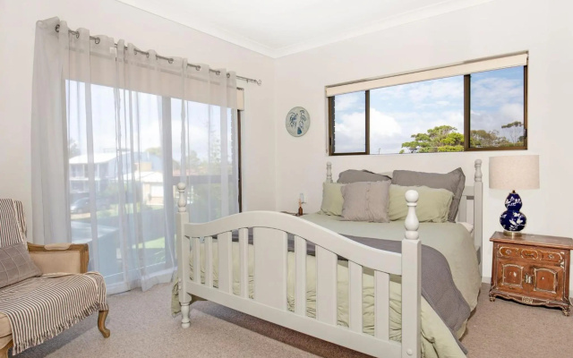 Saltbush Cottage - Pet Friendly - 1 Min Walk to Beach – Guest Rooms – Culburra Beach