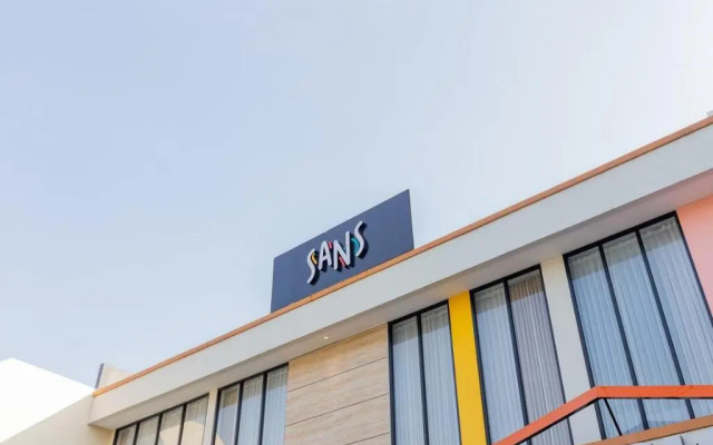 Sans Hotel Box Mansion Surabaya