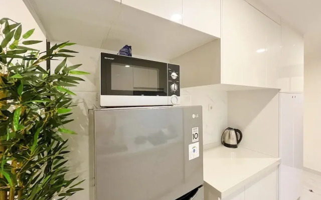 Sky House BSD Apartments by OkeStay