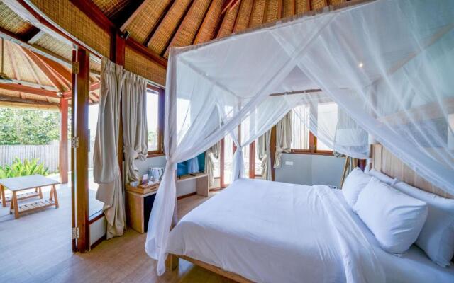 Blue Lagoon Avia Villas