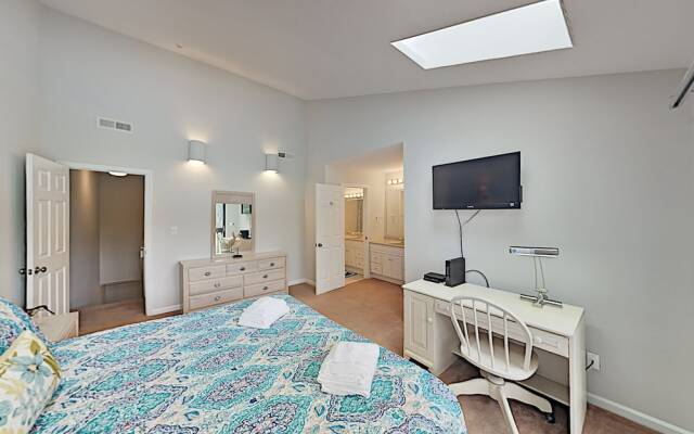 140beach 2 Bedroom Condo