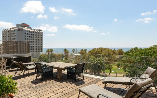 Luxurious Hilton Beach 2BR Suite Parking