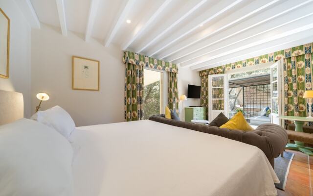 Rondaia Suites & Villas