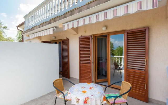 Nice Apartment With Terrace Near the Beach