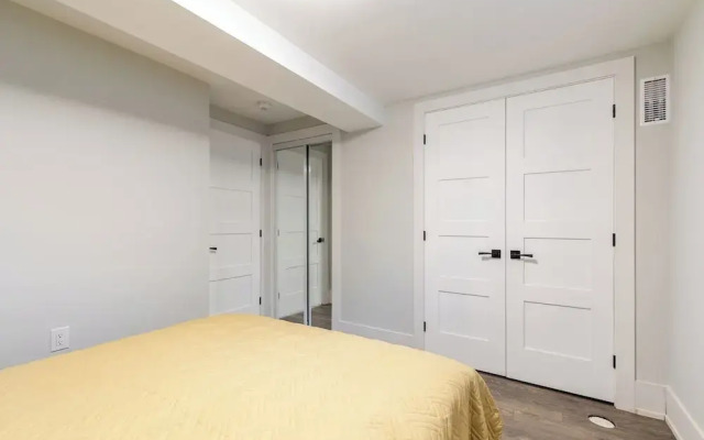 GLOBALSTAY Modern Basement In DT Toronto