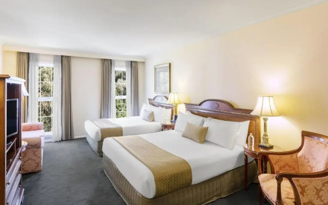 Canterbury International Hotel