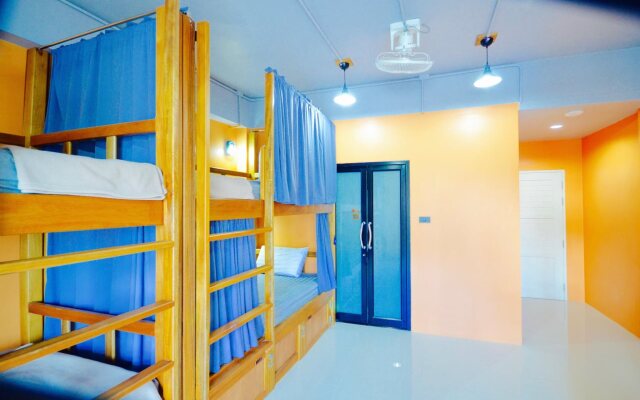NOMAD Hostel Krabi