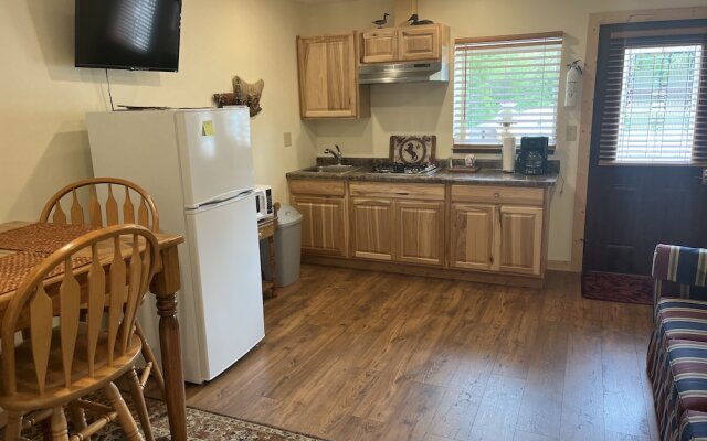 Creekside Vacation Rentals- Adults Only