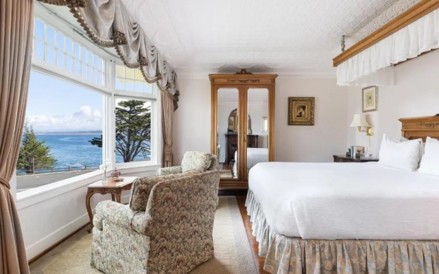 Seven Gables Inn on Monterey Bay, A Kirkwood Collection Property