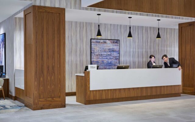 DoubleTree by Hilton Windsor Hotel & Suites