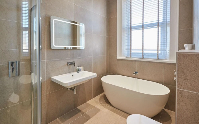 Host Stay Cheviot House