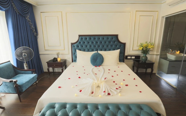Royal Văn Phú Hotel