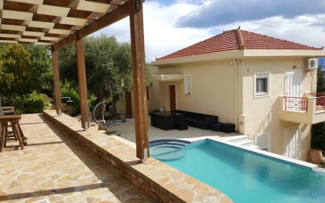 Villa With 4 Bedrooms In Kato Pine, With Wonderful Sea View, Private Pool, Terrace 2 Km From The Beach