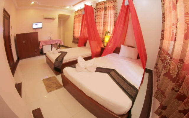 Golden Noura Villa Pub & Restaurant
