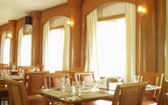Nisa Cabana Hotel