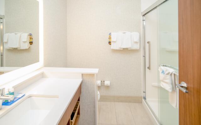 Holiday Inn Express Houghton-Keweenaw by IHG