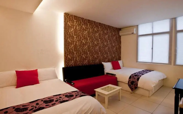 Moonstar Station Inn