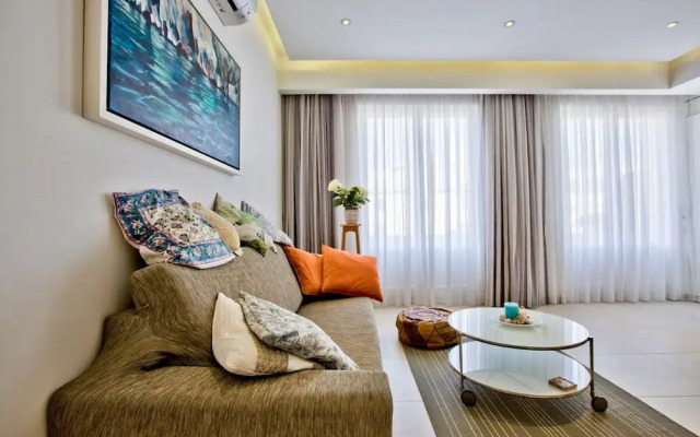 Stunning Sliema 2 Bed Apt Meters Away From Beach