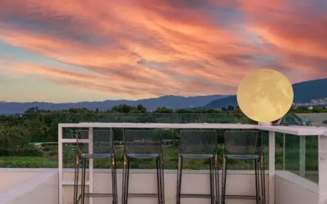 Dali Jumo High-end Light Luxury Homestay (Gucheng Nanmen Branch)