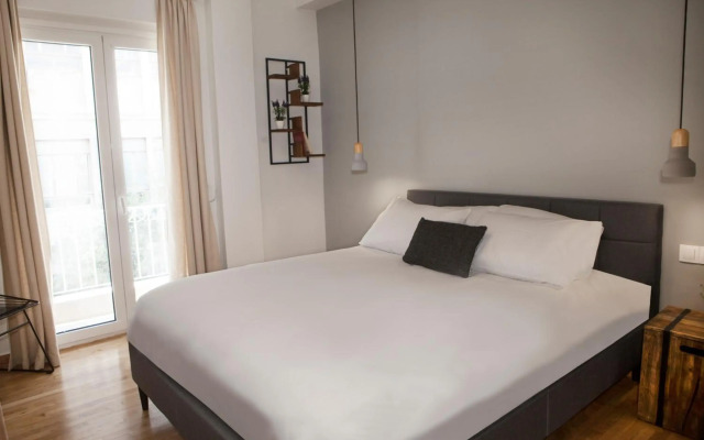 Central Comfy Modern Flat 2 bedrooms 2 bathrooms