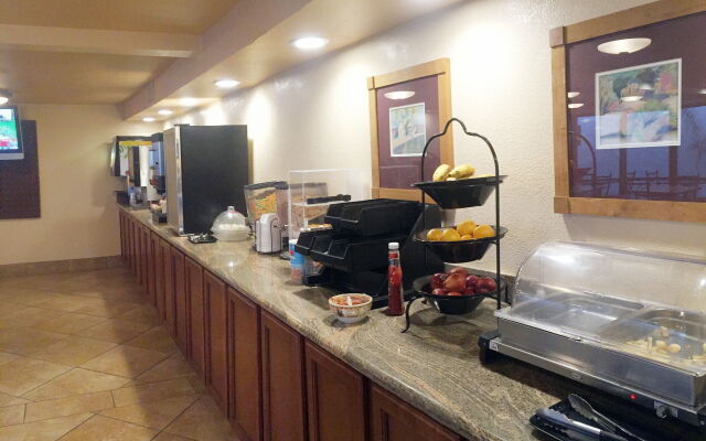 Ramada by Wyndham Mesa Downtown