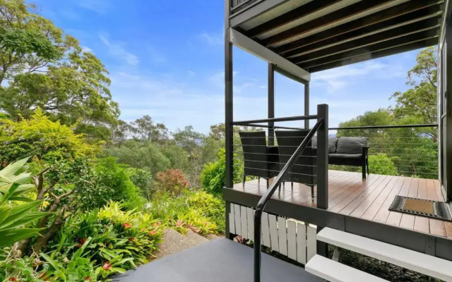 Yarabin - Luxury 6 Bedroom Home With Ocean Views
